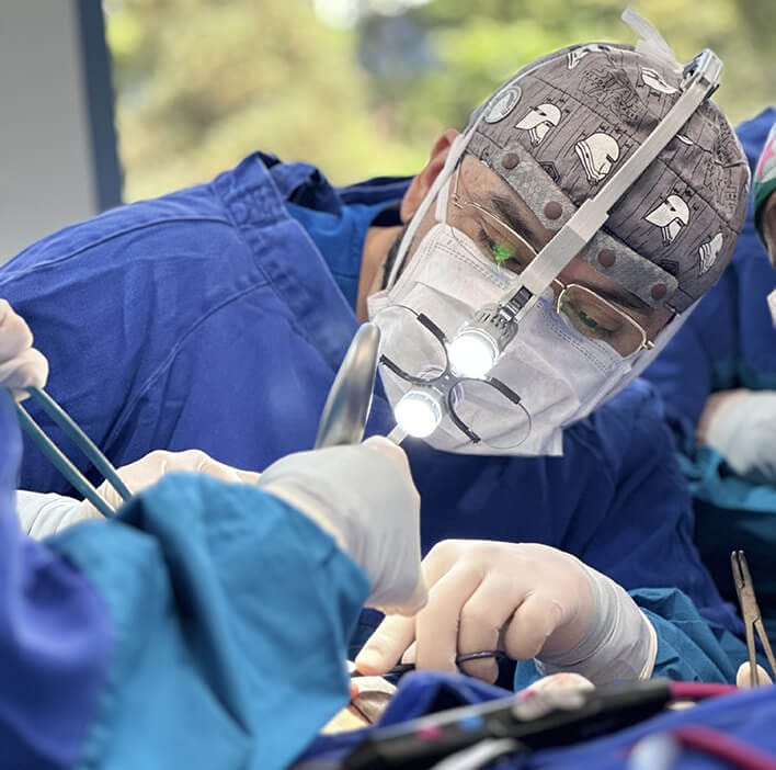 Experto en Ritidoplastia, cirujano plástico facial